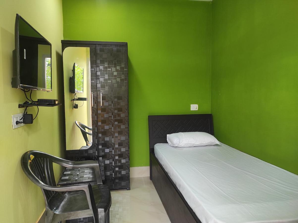 Hotel Sk Lodge Near Guwahati Airport 外观 照片