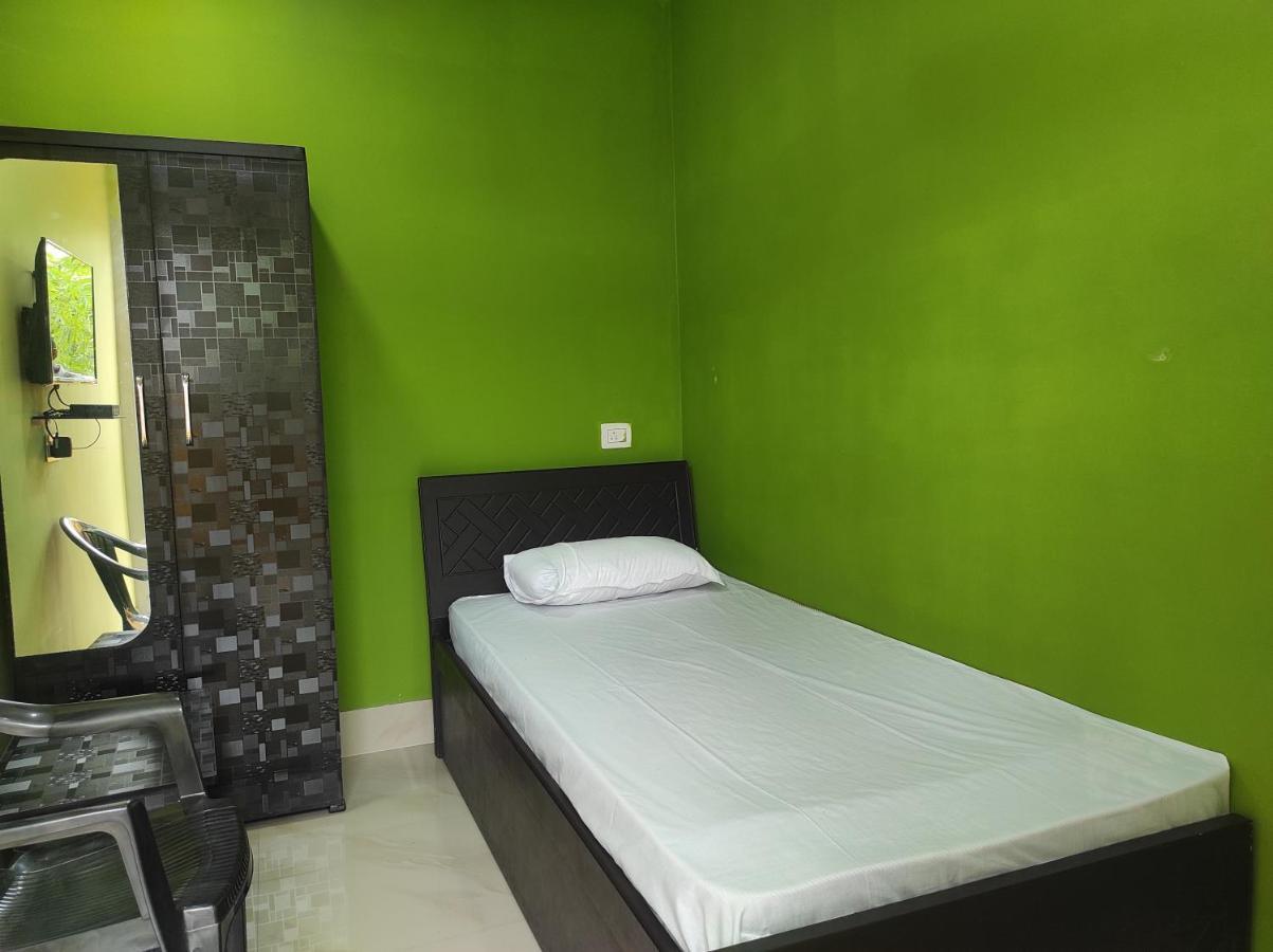 Hotel Sk Lodge Near Guwahati Airport 外观 照片